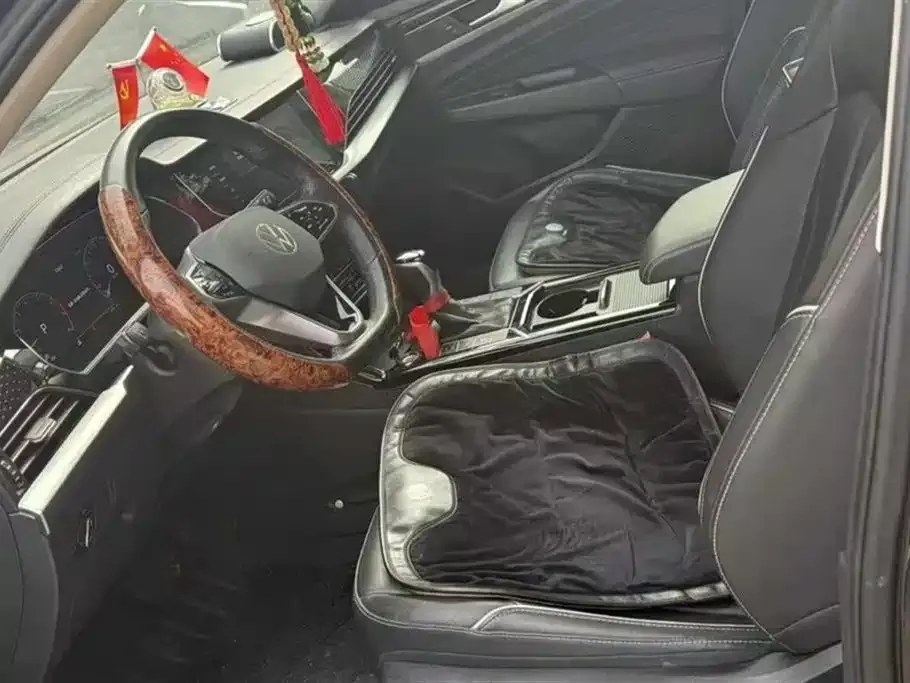 Volkswagen Passat 2023 из CN, фото 5