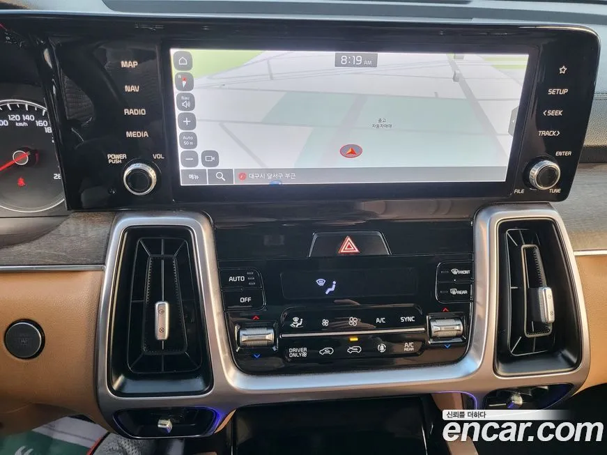 Kia Sorento — фото 5