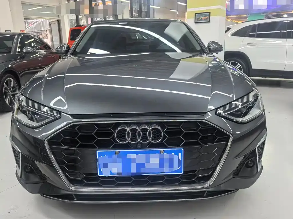 Audi A4L 2021 из CN, фото 4