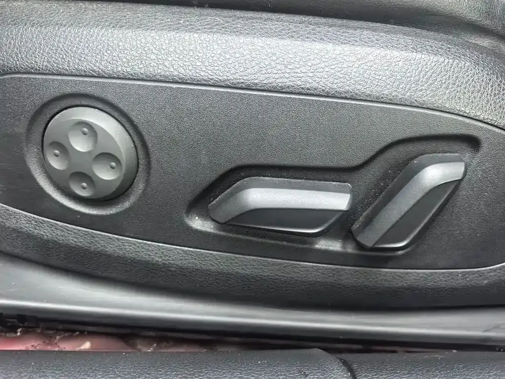 Audi A4L 2021 из CN, фото 10