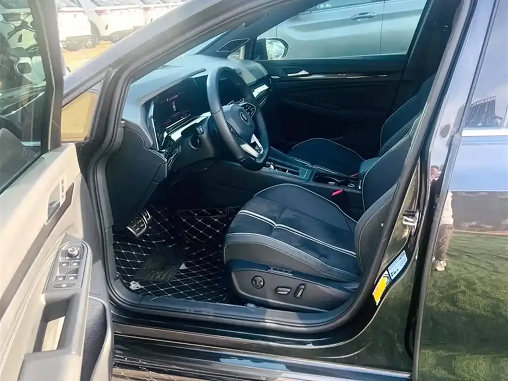 Volkswagen Golf 2022 из CN, фото 10