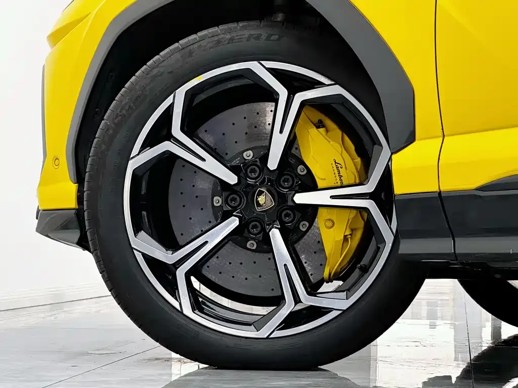 Lamborghini Urus — фото 4