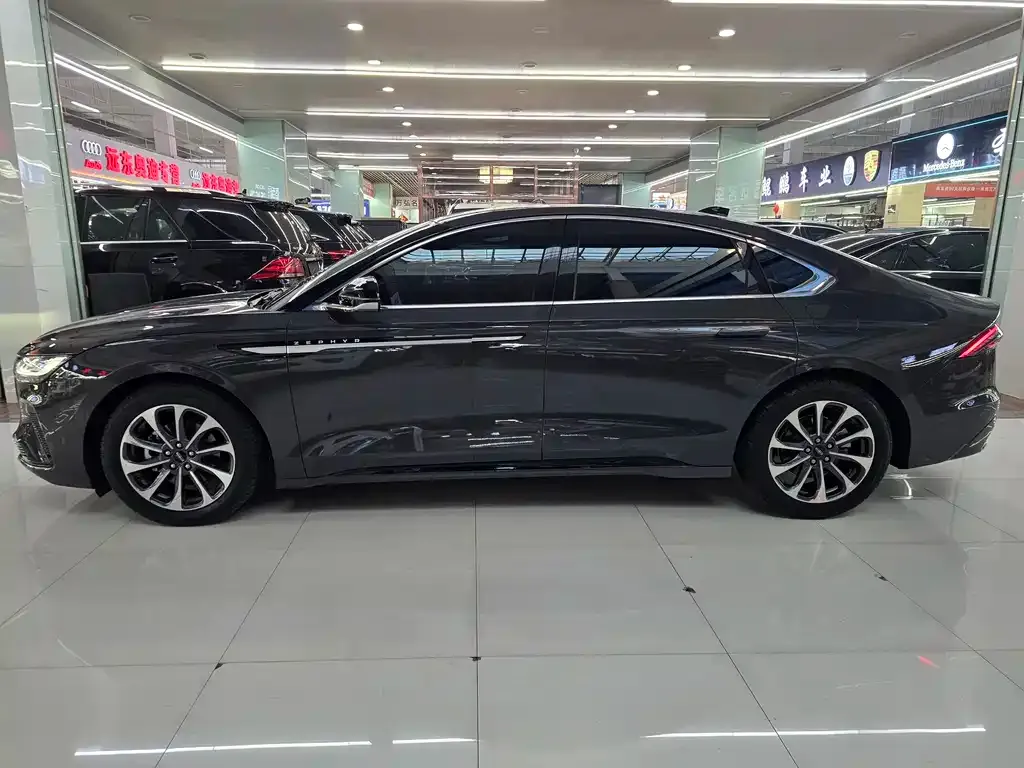 Lincoln Z 2024 из CN, фото 3