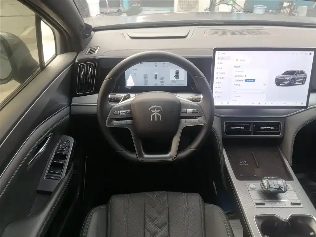 BYD L DM-i — фото 10
