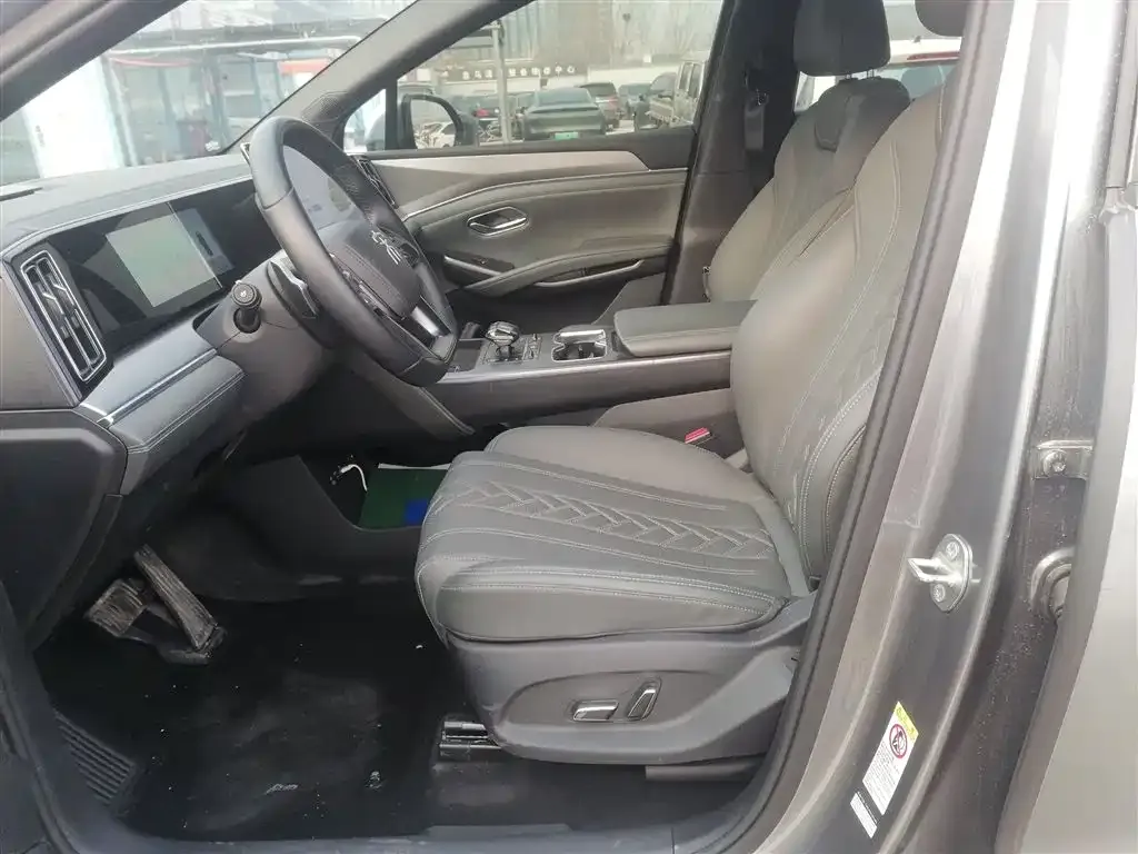 BYD L DM-i — фото 6
