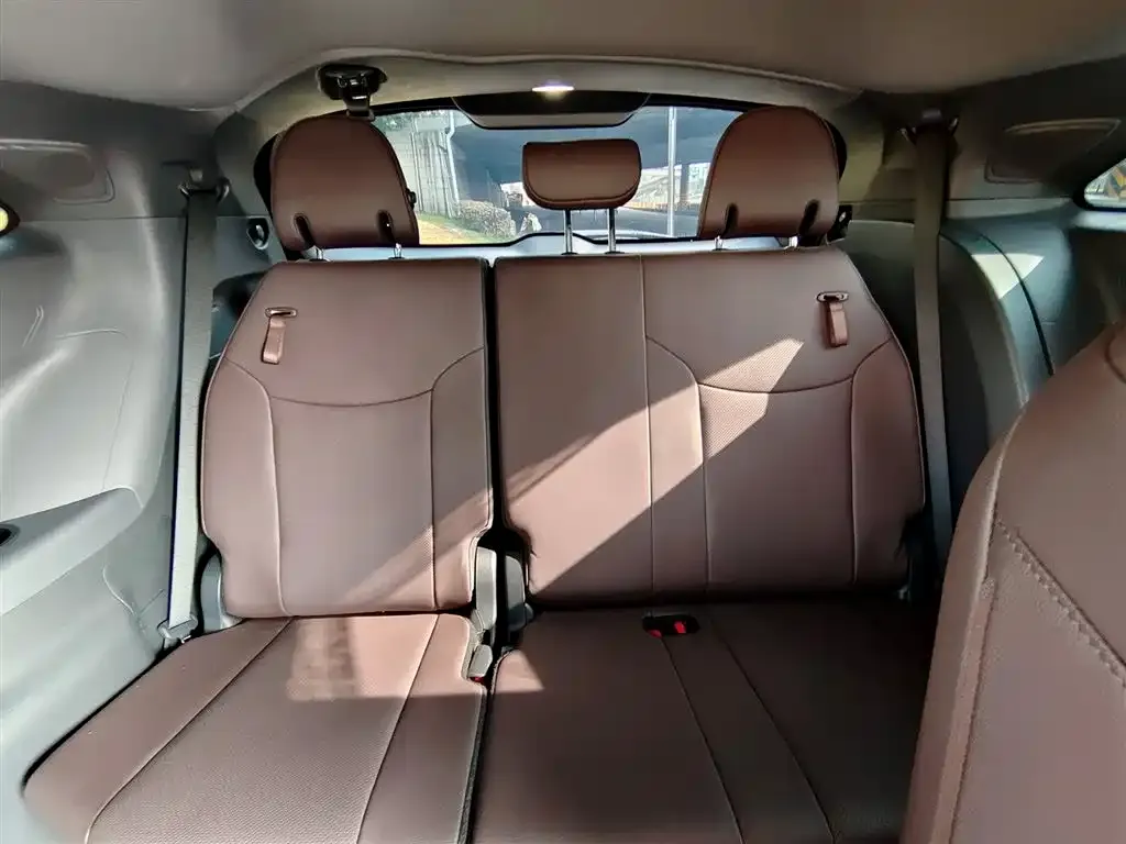 Toyota Sienna — фото 6