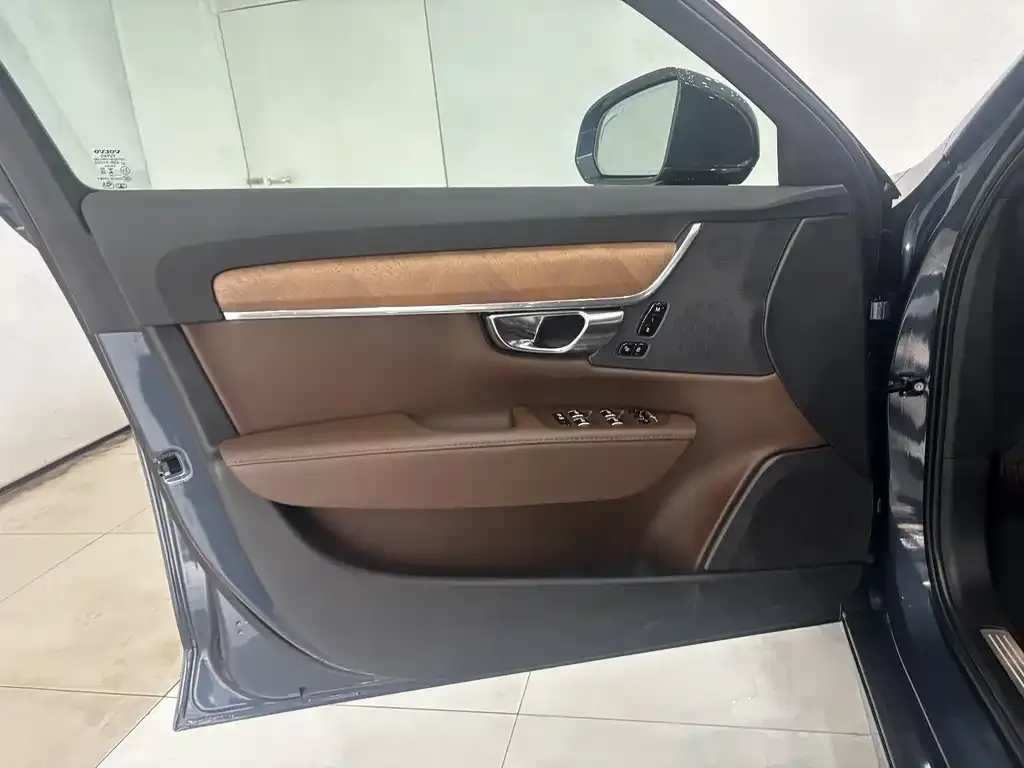 Volvo S90 2025 из CN, фото 2