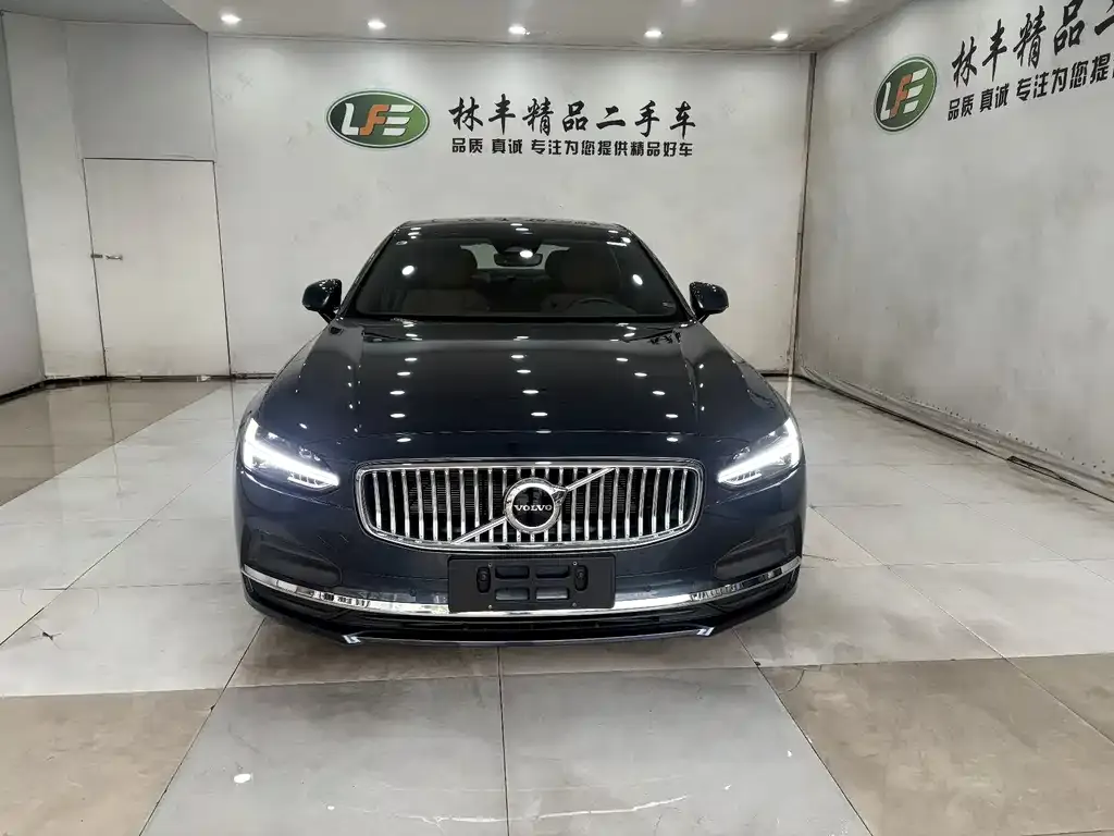 Volvo S90 2025 из CN, фото 3