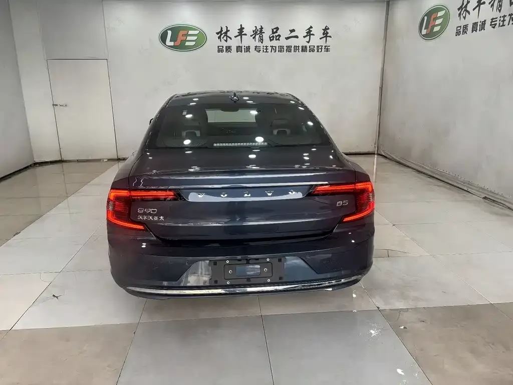 Volvo S90 2025 из CN, фото 10