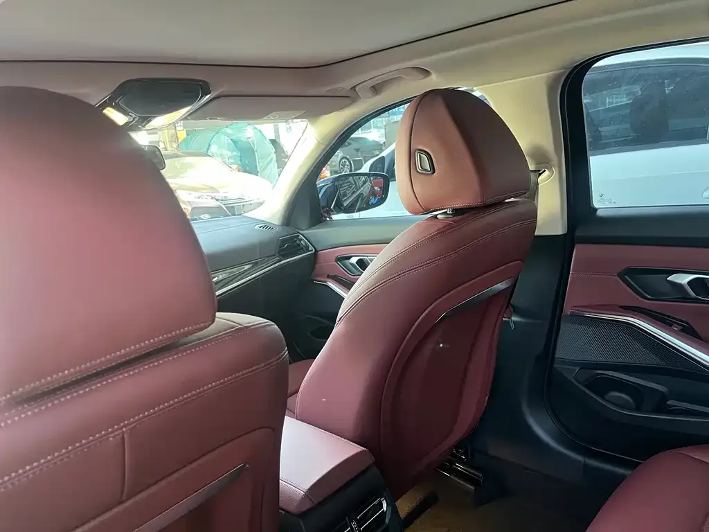 BMW 3 Series 2024 из CN, фото 10