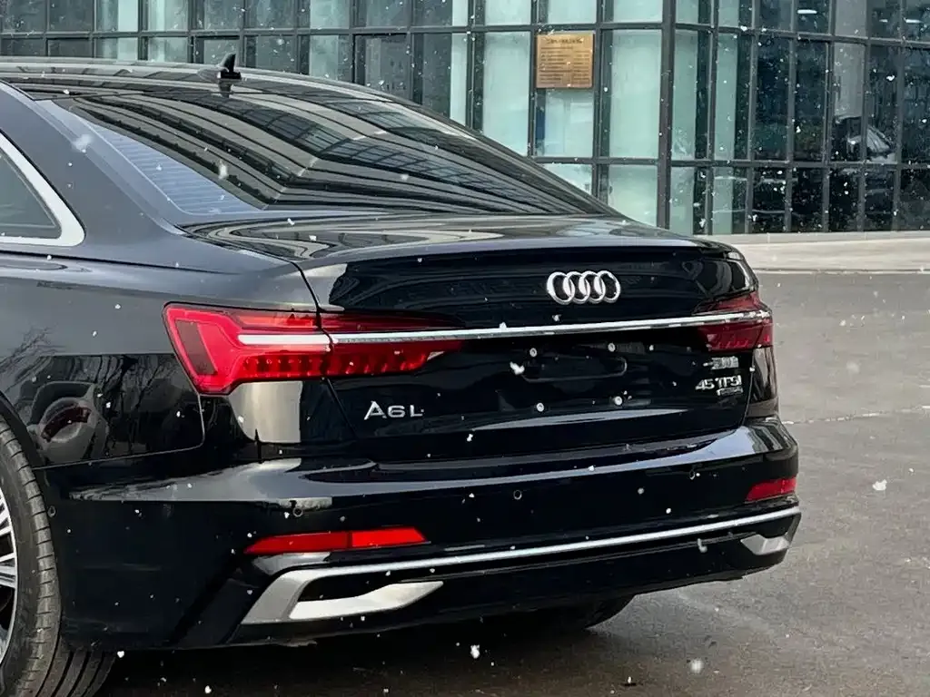 Audi A6L — фото 2