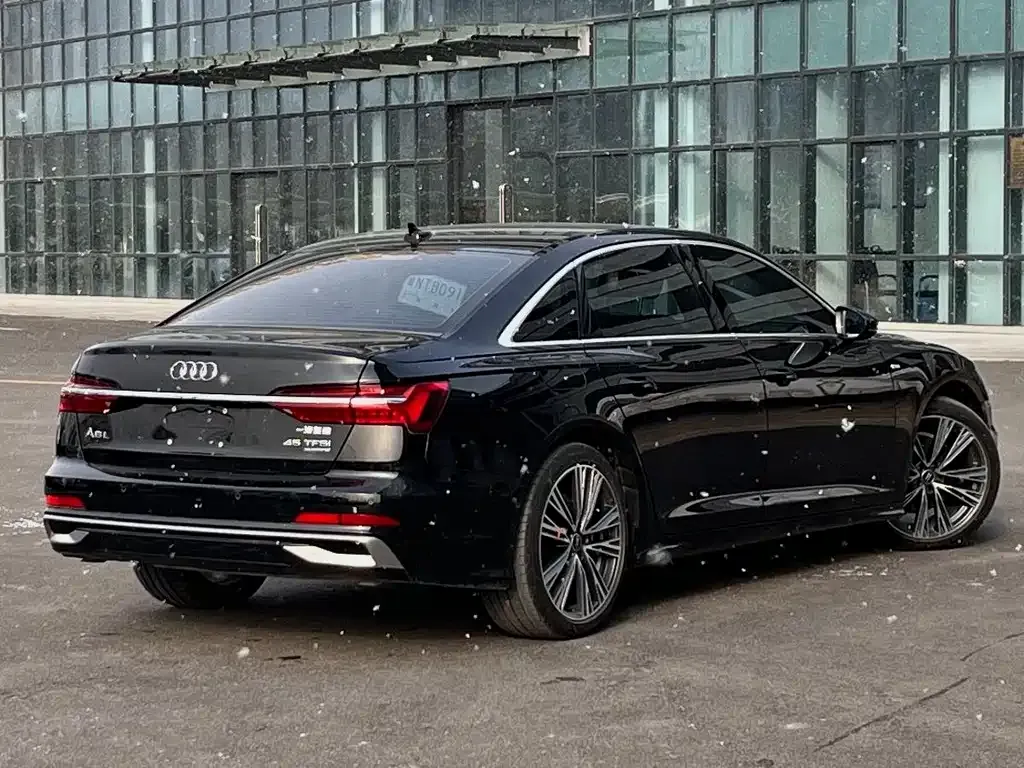 Audi A6L — фото 9