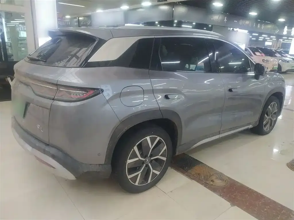 BYD L DM-i — фото 3