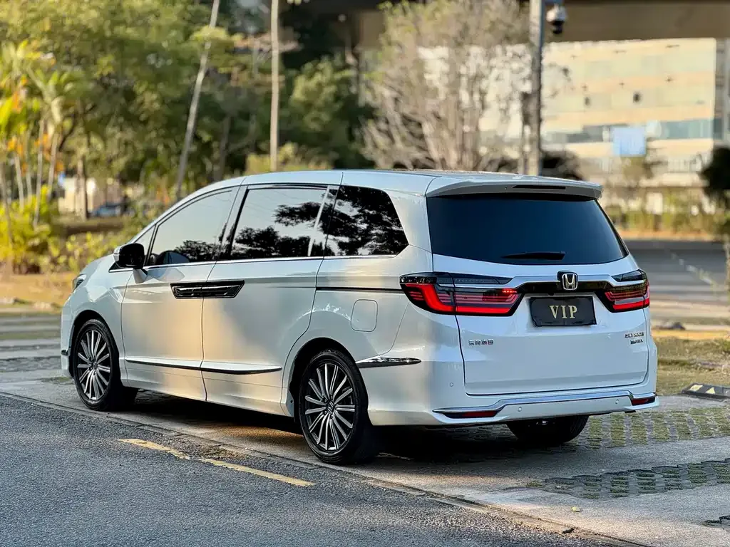Honda Elysion 2022 из CN, фото 8
