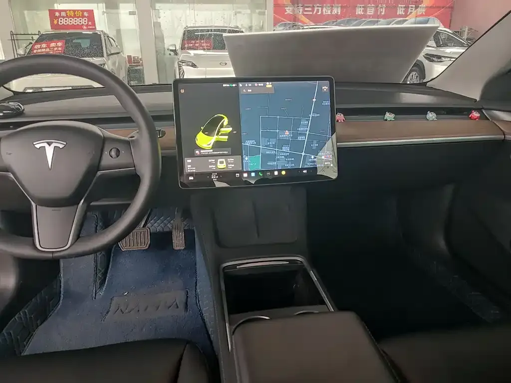 Tesla Model 3 — фото 2
