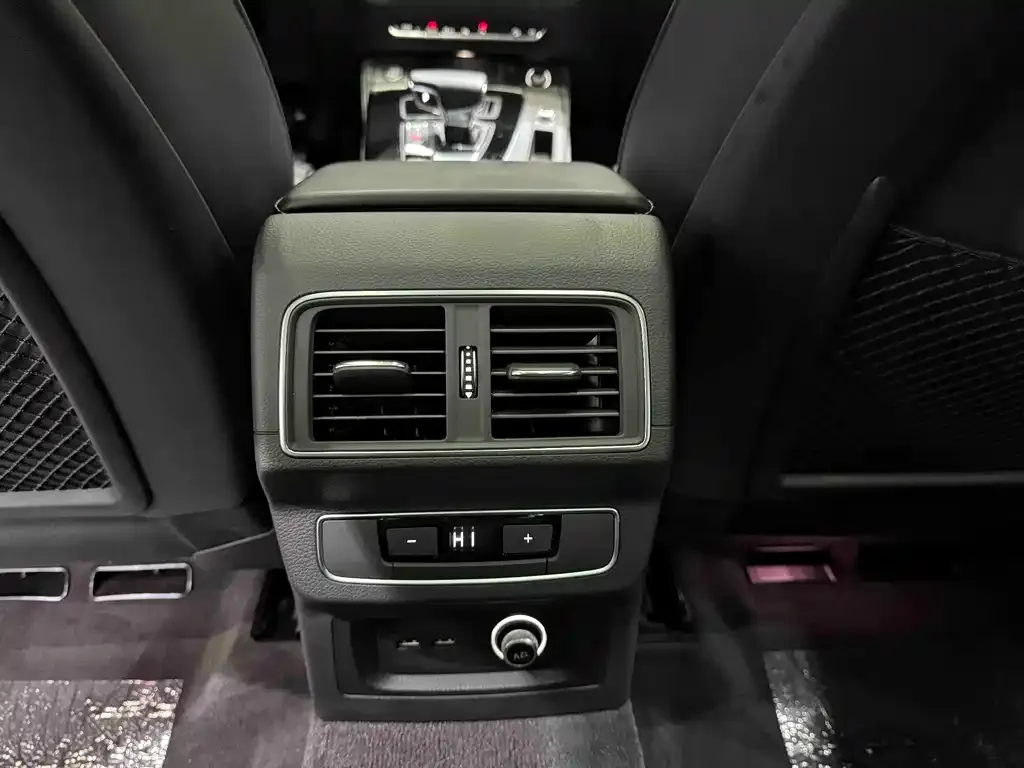 Audi Q5L 2023 из CN, фото 3