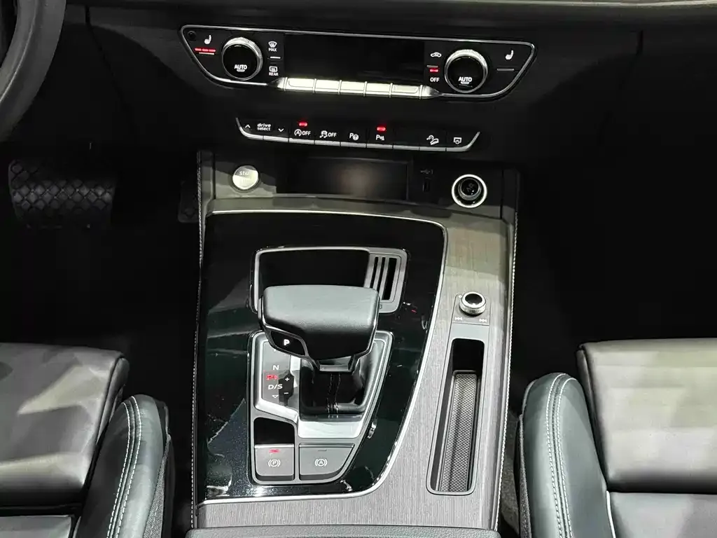 Audi Q5L 2023 из CN, фото 10