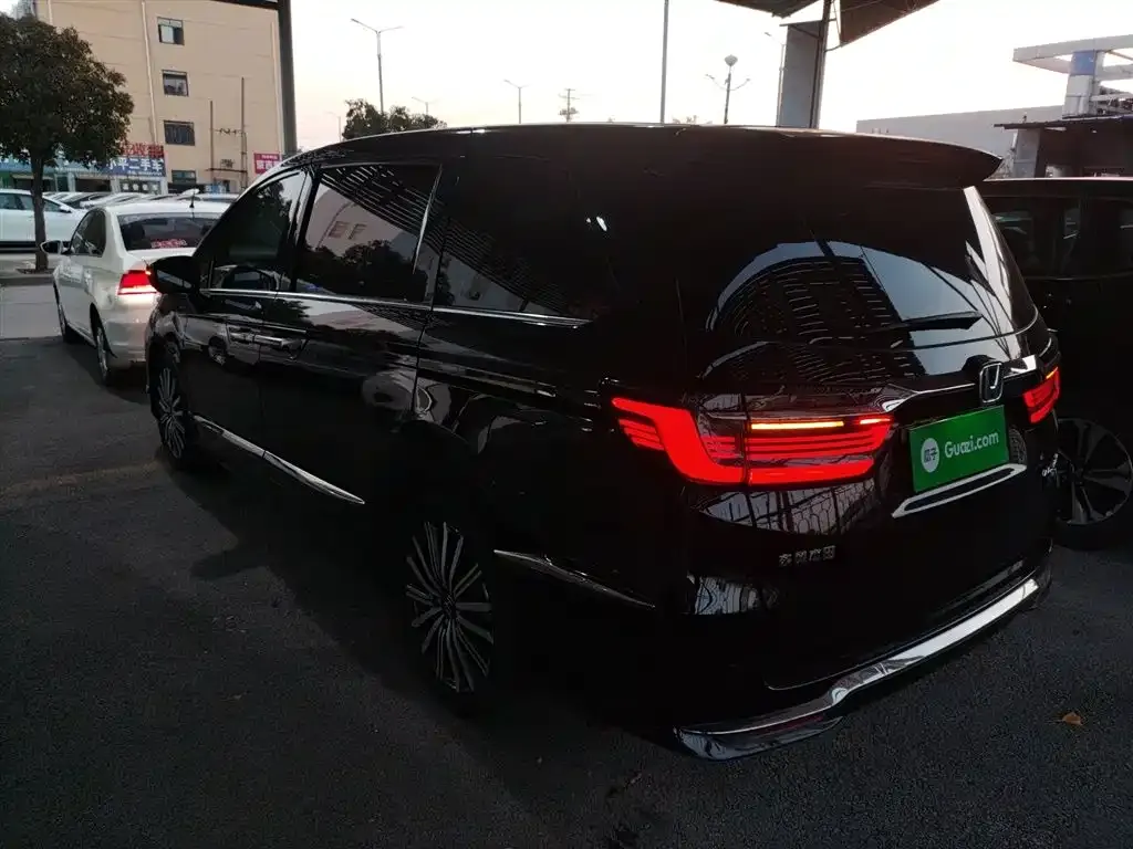 Honda Elysion 2022 из CN, фото 8