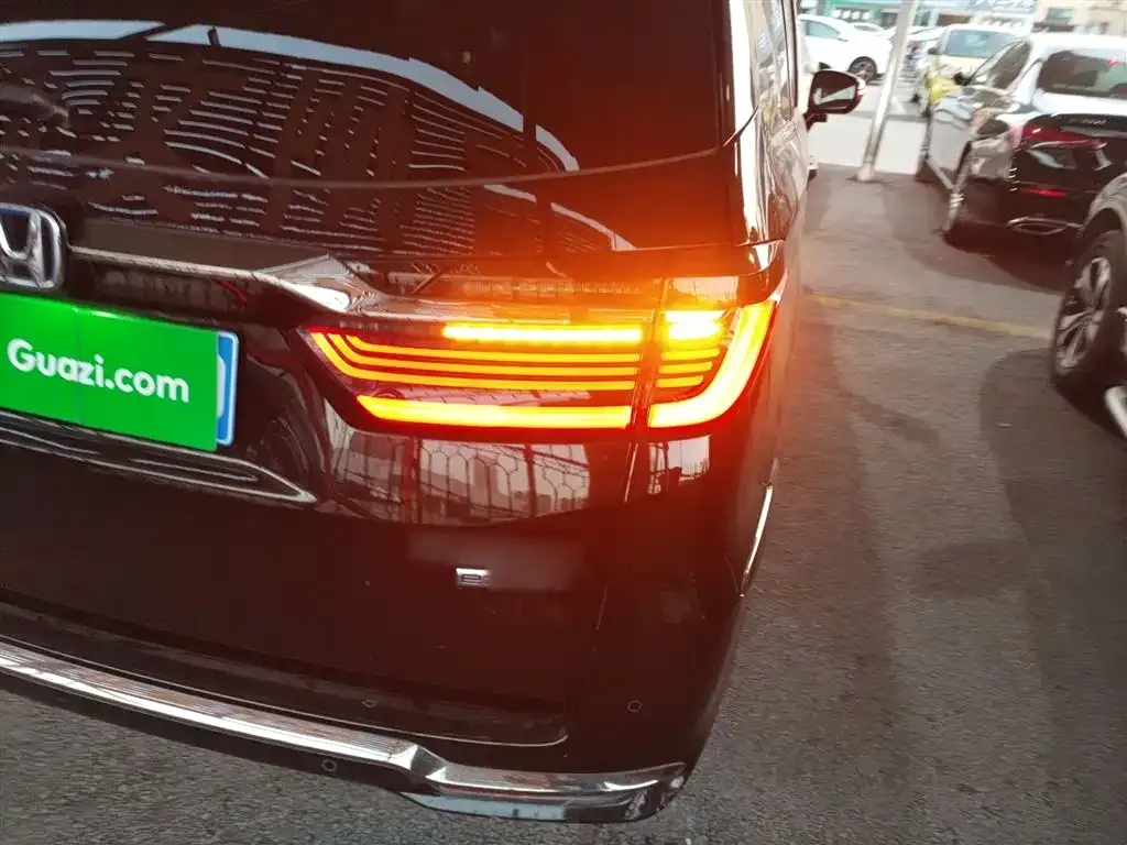 Honda Elysion 2022 из CN, фото 4