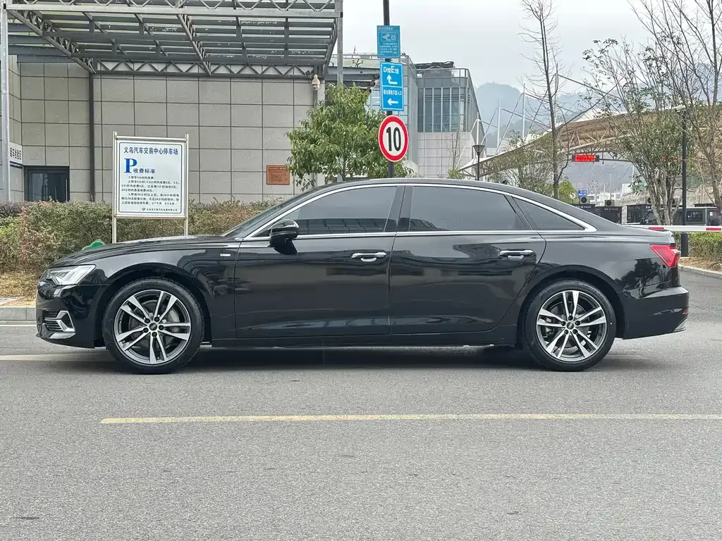 Audi A6L — фото 6