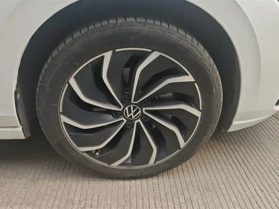 Volkswagen Golf 2023 из CN, фото 7