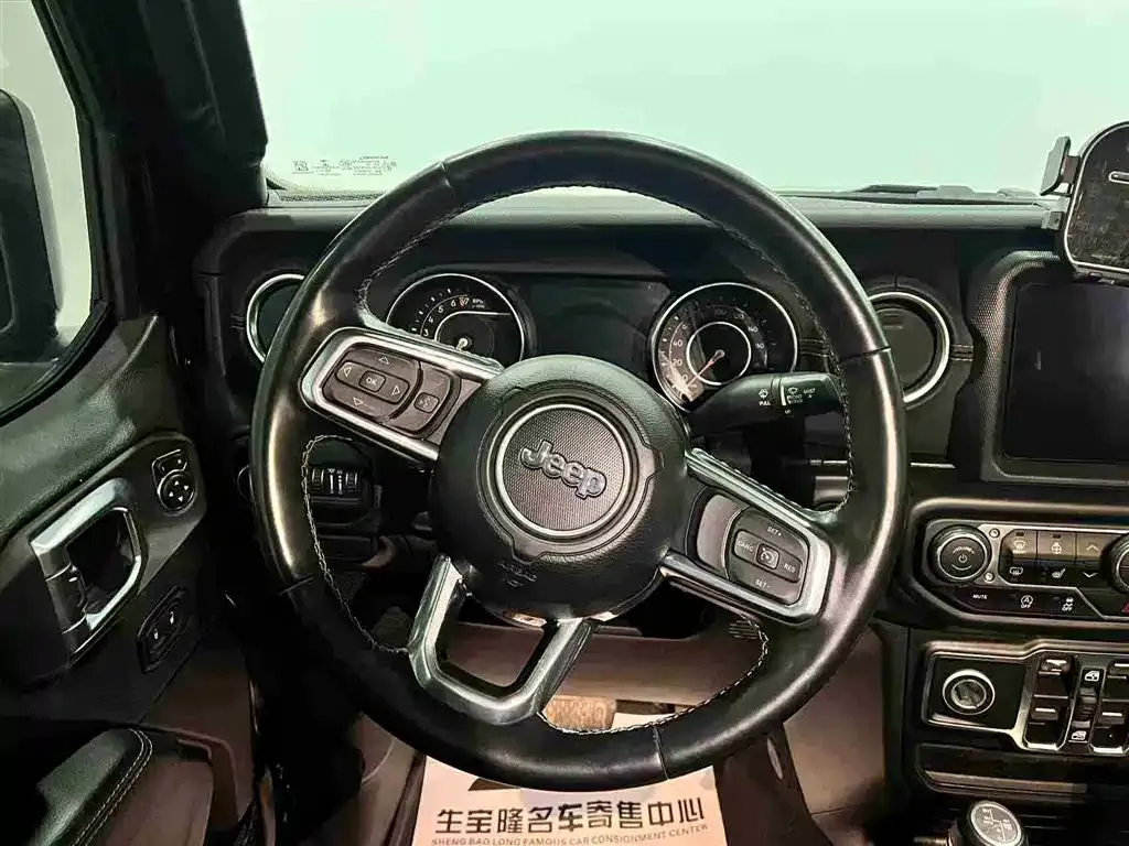 Jeep Gladiator 2023 из CN, фото 10