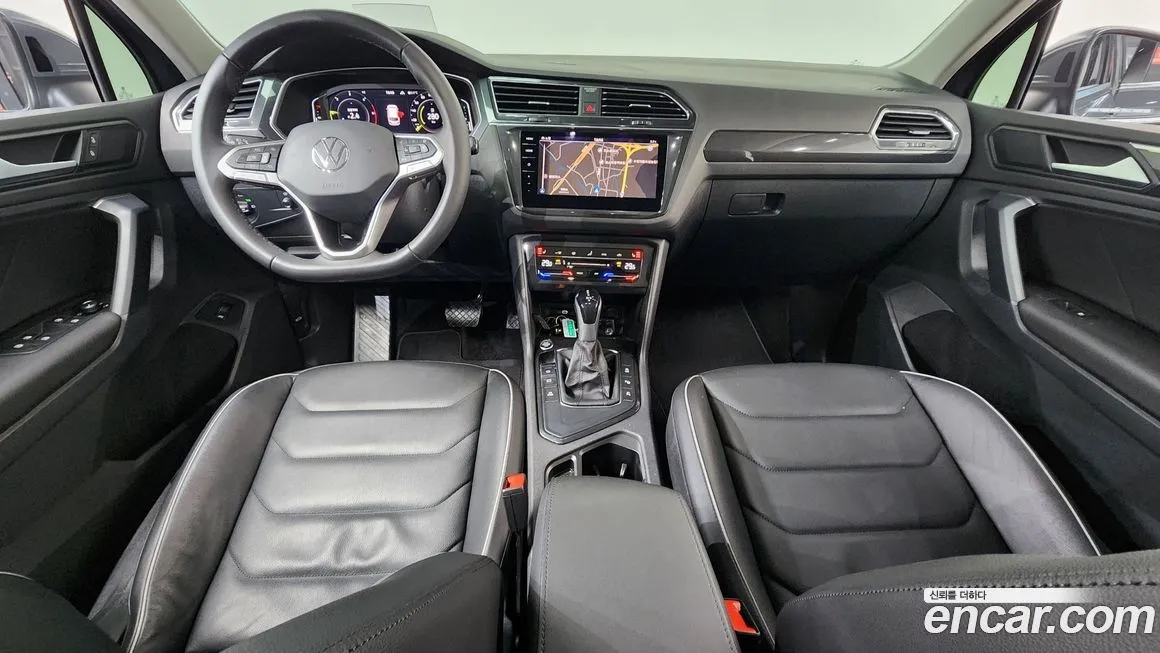 Volkswagen Tiguan — фото 9