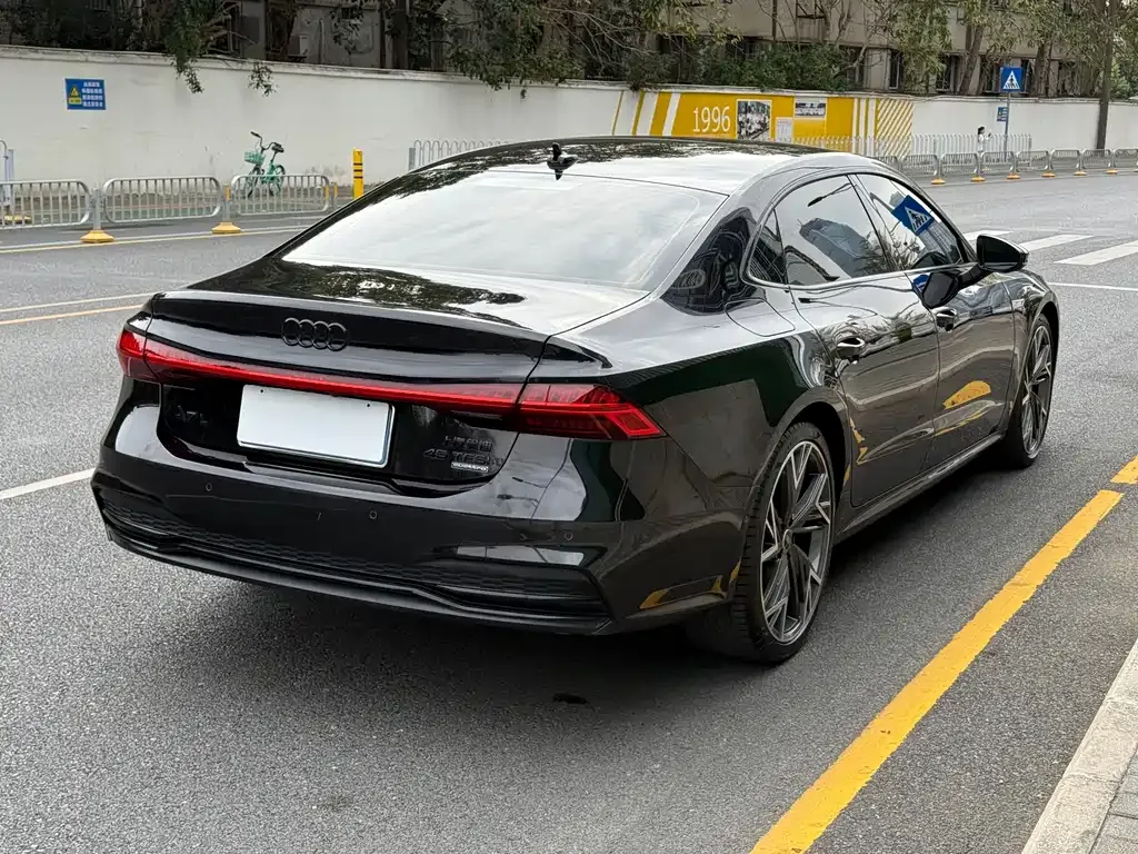 Audi A7L — фото 5