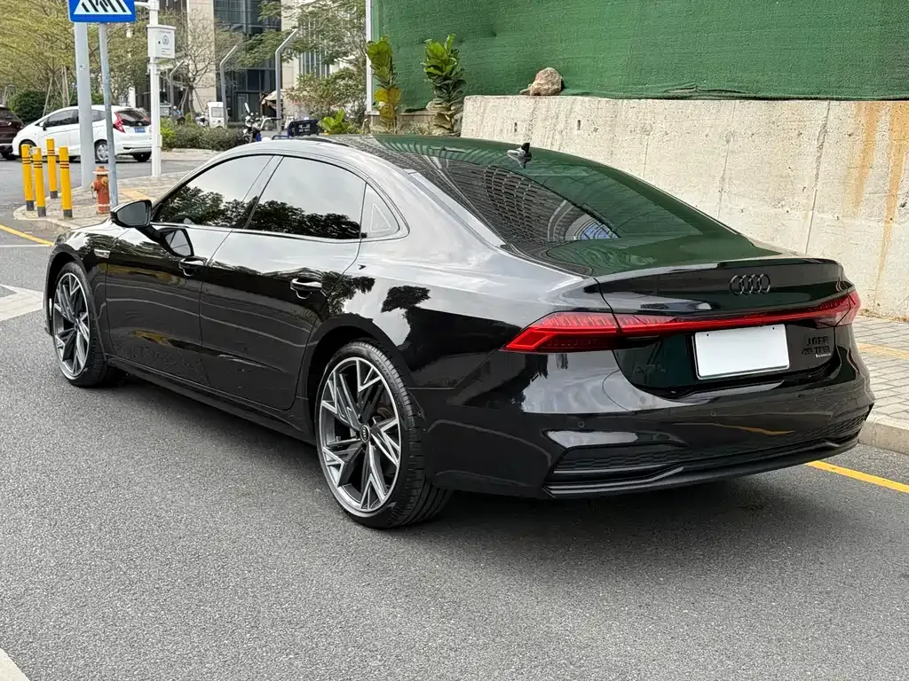Audi A7L — фото 8