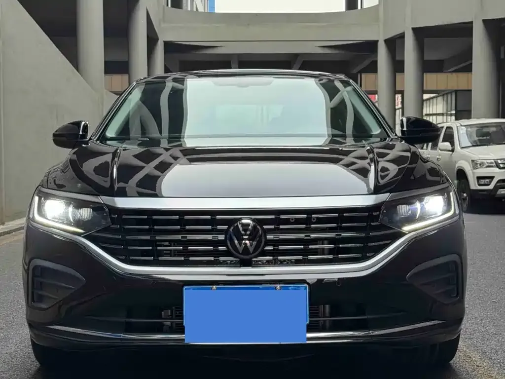 Volkswagen Passat — фото 1