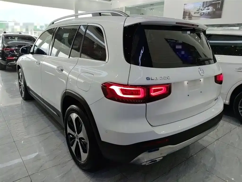 Mercedes-Benz GLB — фото 5