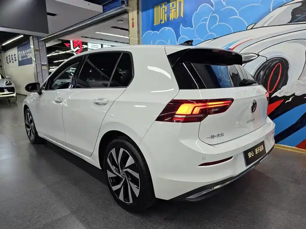 Volkswagen Golf 2025 из CN, фото 2