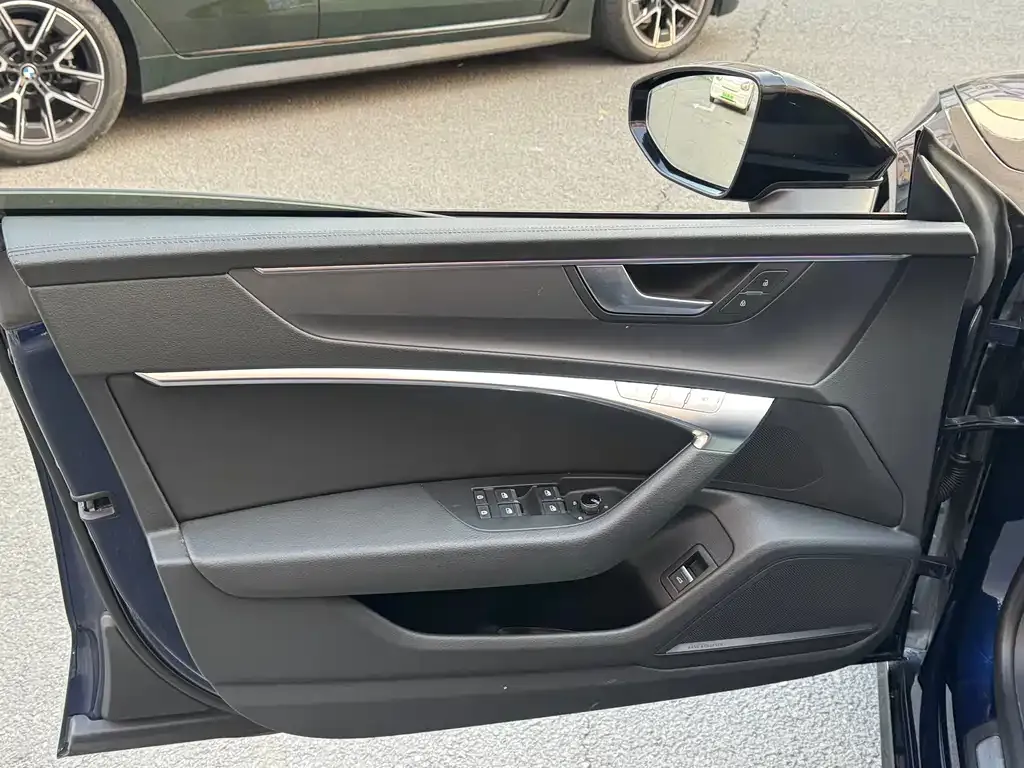 Audi A7 2021 из CN, фото 4