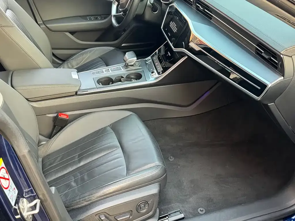 Audi A7 2021 из CN, фото 2
