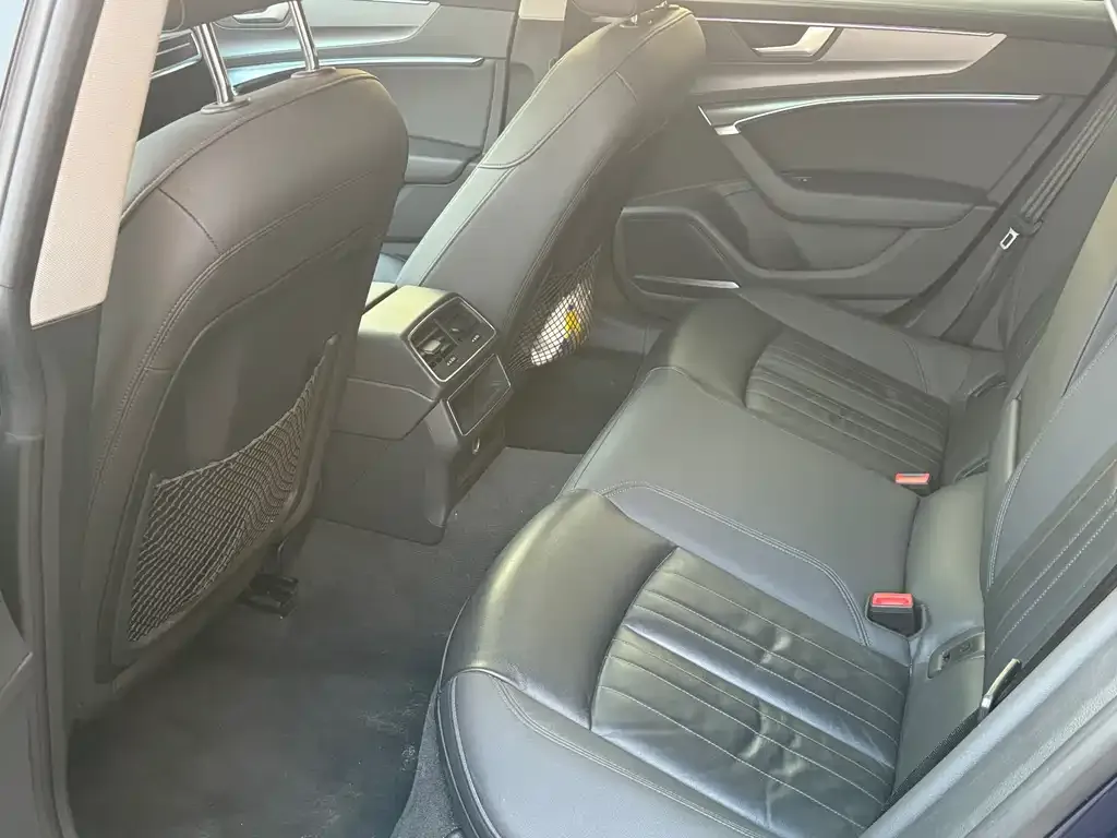 Audi A7 2021 из CN, фото 3