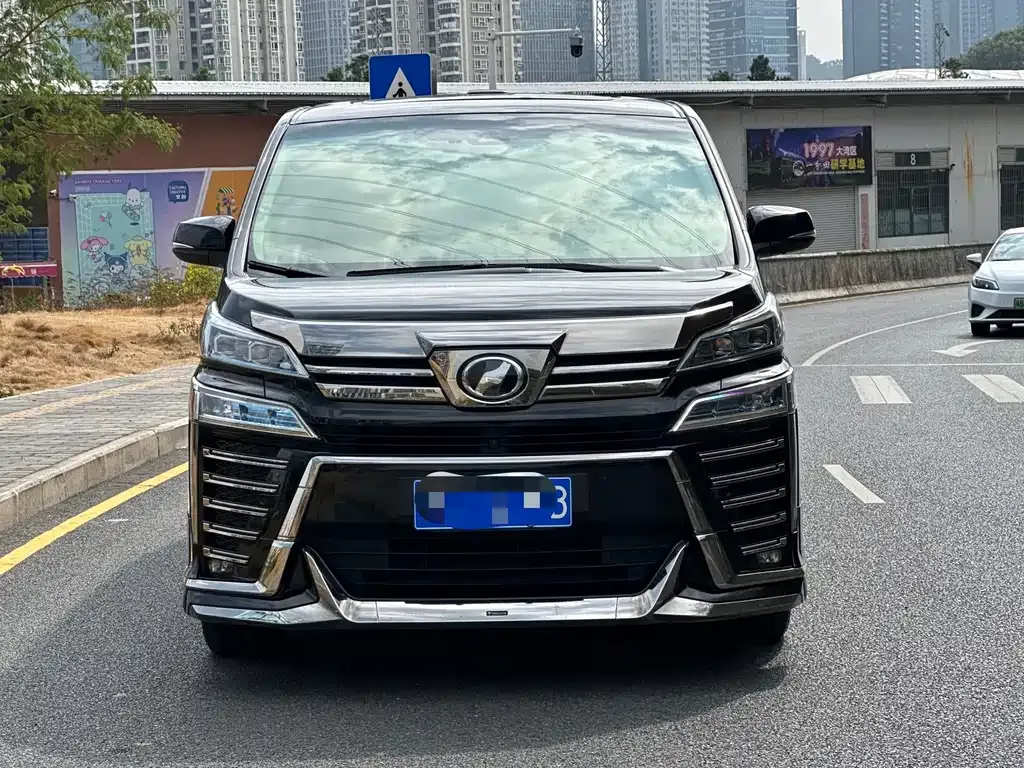 Toyota Vellfire — фото 7