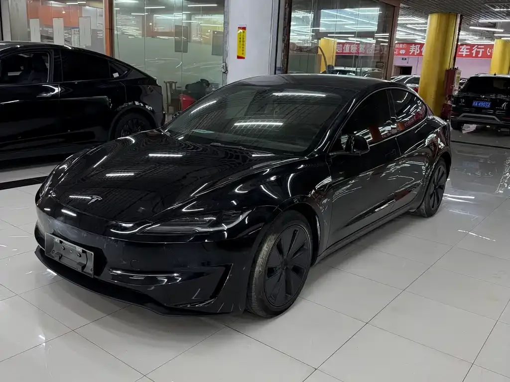 Tesla Model 3 — фото 3