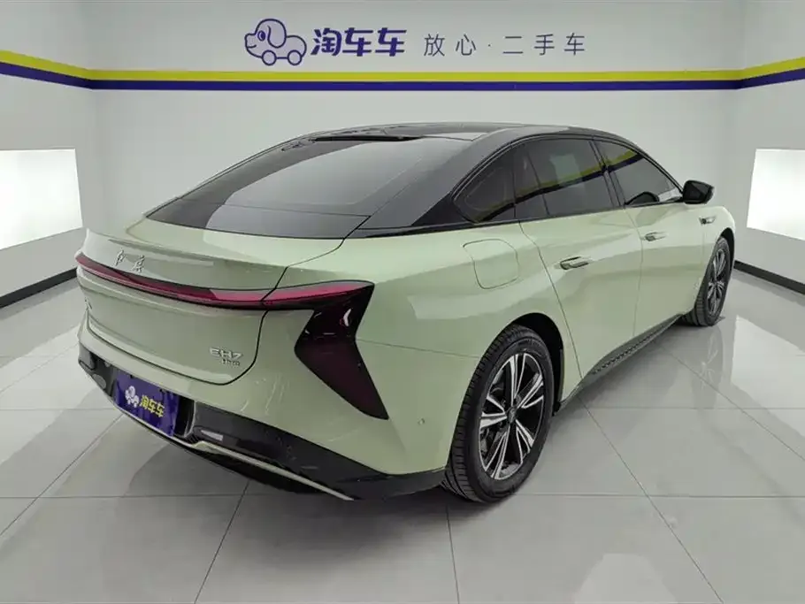 Hongqi EH7 2024 из CN, фото 3