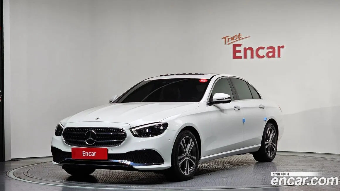 Mercedes-Benz E-Class — фото 1