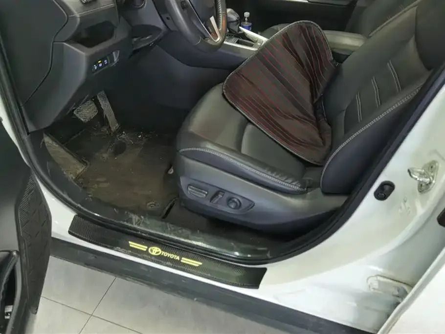 Toyota RAV4 2021 из CN, фото 5