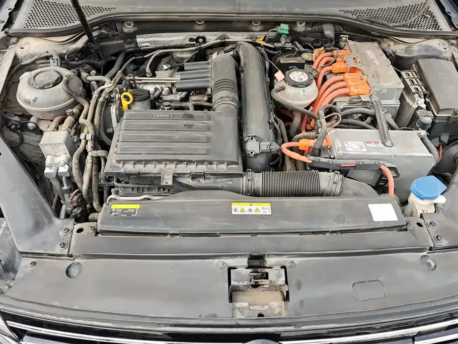 Volkswagen Magotan GTE PHEV 2022 из CN, фото 10