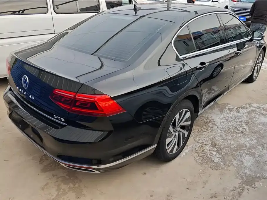 Volkswagen Magotan GTE PHEV 2022 из CN, фото 7
