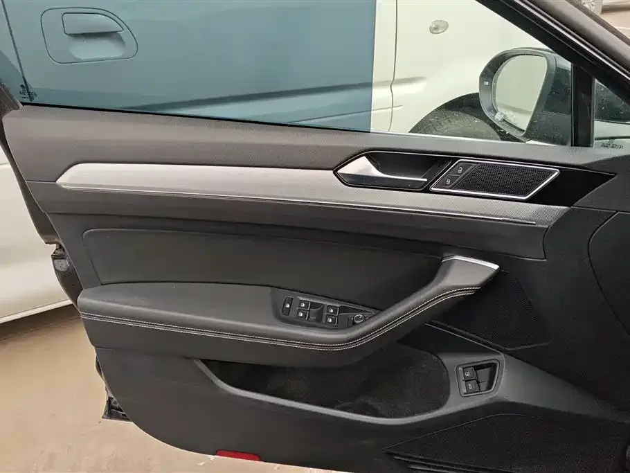 Volkswagen Magotan GTE PHEV 2022 из CN, фото 6