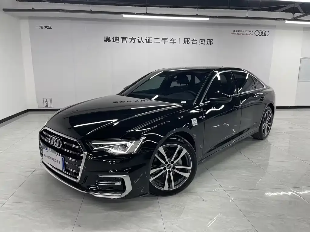 Audi A6L — фото 1