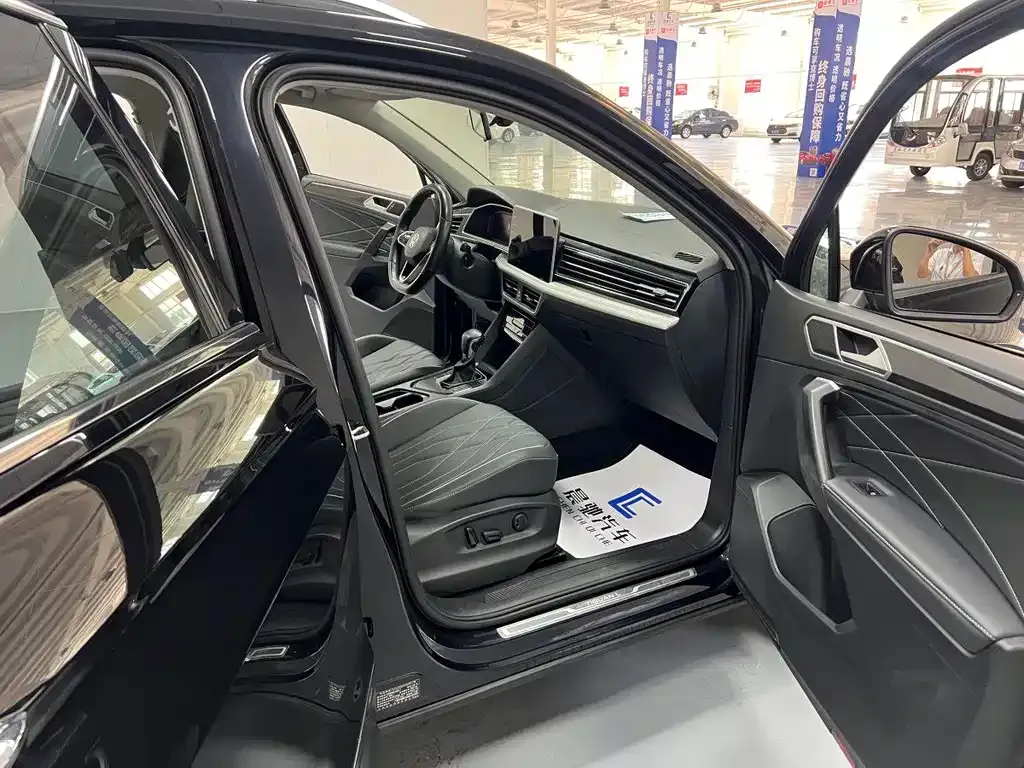 Volkswagen Tiguan L 2023 из CN, фото 10