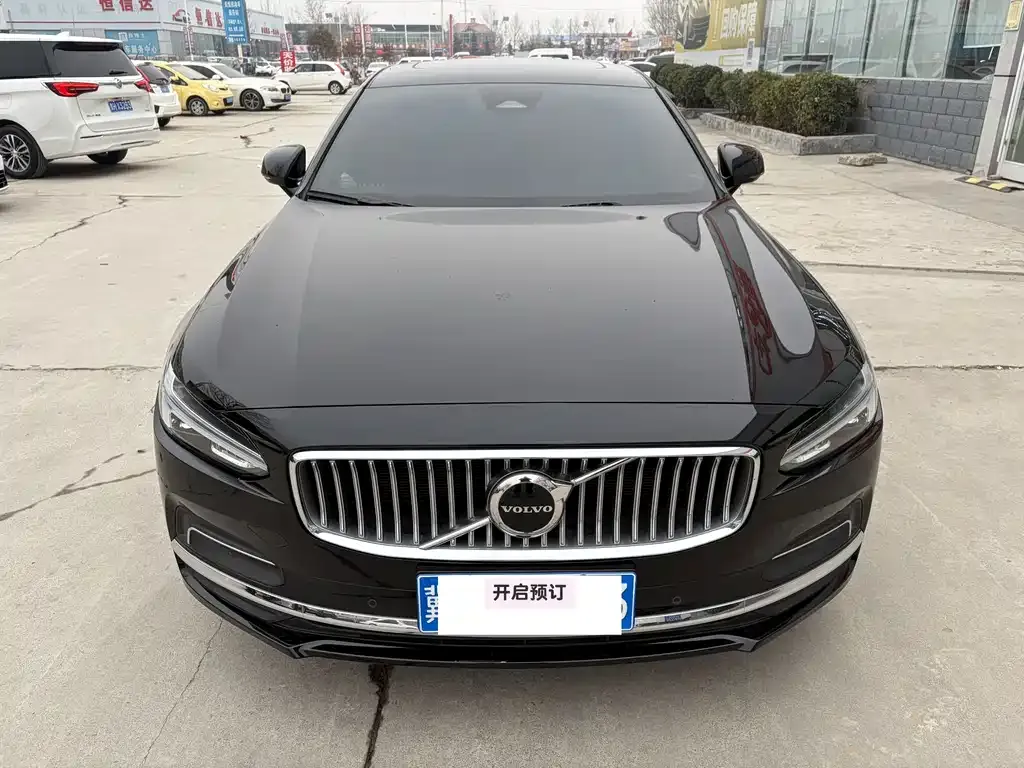 Volvo S90 — фото 1