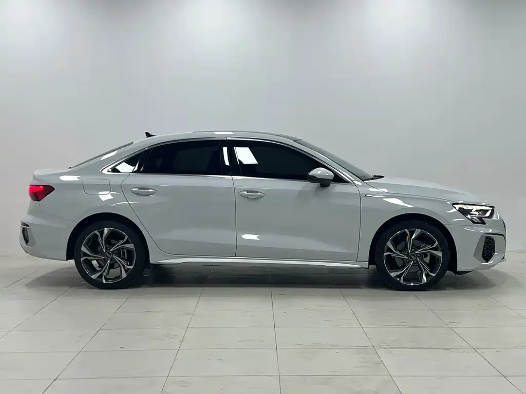 Audi A3 2022 из CN, фото 2