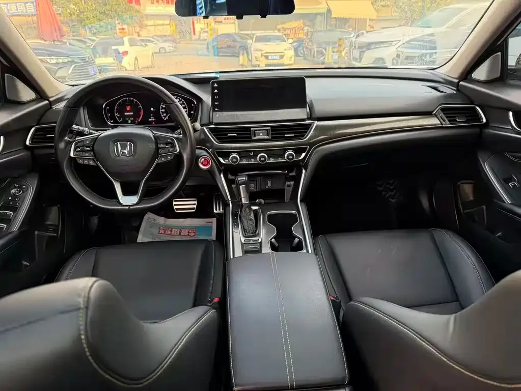 Honda Accord — фото 10