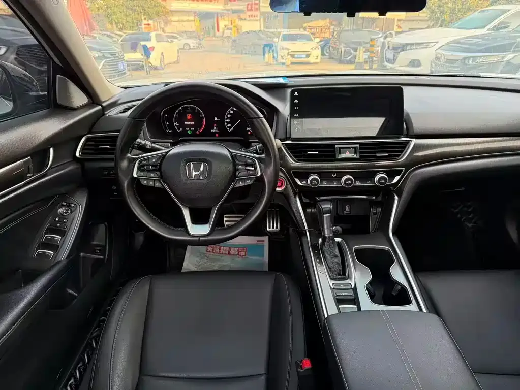 Honda Accord — фото 9