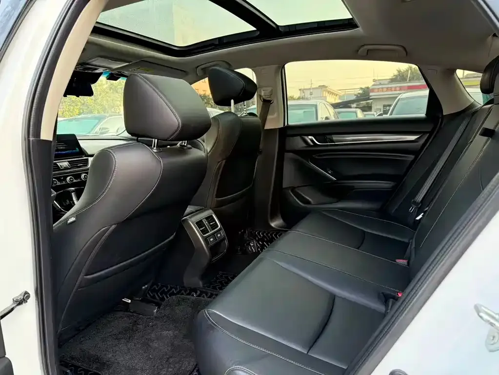 Honda Accord — фото 4